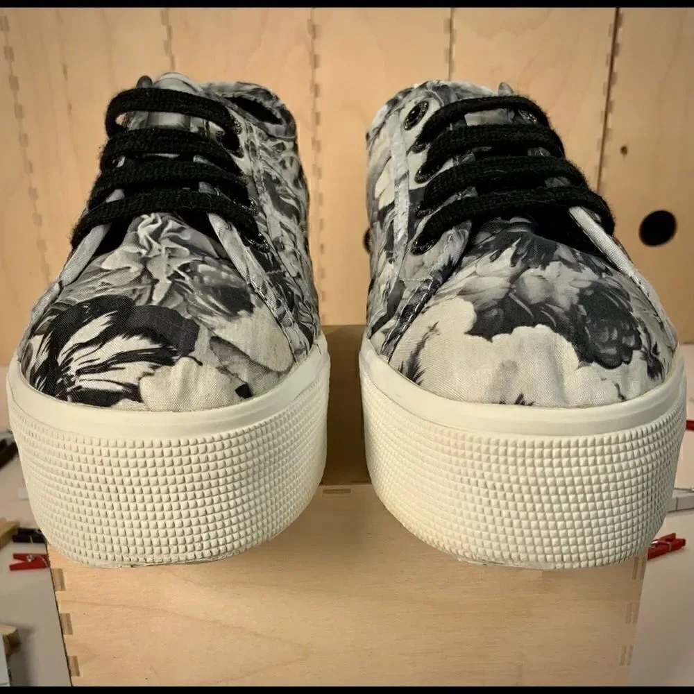 SUPERGA 2790 ANNABELLA FLORAL PLATFORM SNEAKER IN BLACK WHITE WOMEN’S SIZE EU 36